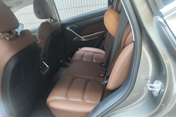 Used Geely Auto Emgrand X7 Sport 2020 1.8TD DCT Zhi Ling PRO Interior 4