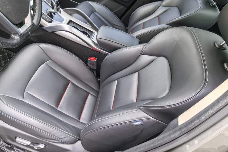 Used Geely Auto Emgrand X7 Sport 2020 1.8TD DCT Two-Wheel Drive Smart Connect 4G-Enabled Version Interior 7