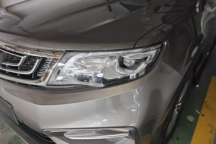 Used Geely Auto Emgrand X7 Sport 2020 1.8TD DCT Two-Wheel Drive Smart Connect 4G-Enabled Version Left Front Headlight