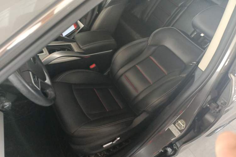 Used Geely Auto Emgrand X7 Sport 2020 1.8TD DCT Two-Wheel Drive Smart Connect 4G-Enabled Version Left Front Seat