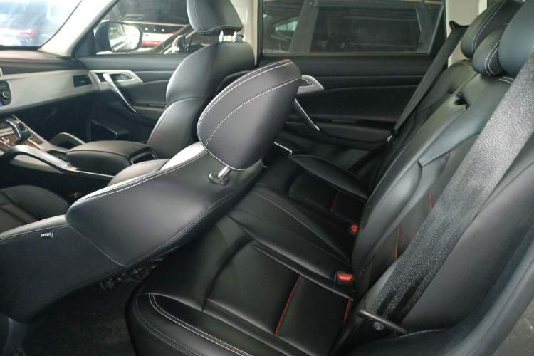 Used Geely Auto Emgrand X7 Sport 2020 1.8TD DCT Two-Wheel Drive Smart Connect 4G-Enabled Version Left Rear Seat