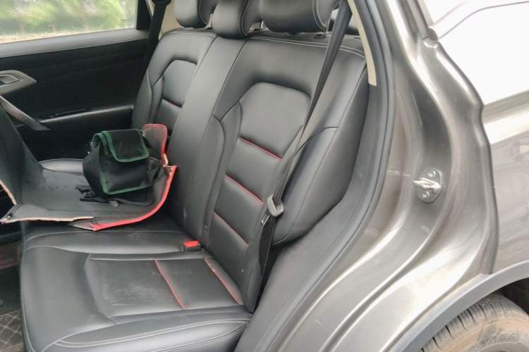 Used Geely Auto Emgrand X7 Sport 2020 1.8TD DCT Two-Wheel Drive Smart Connect 4G-Enabled Version Left Rear Seat