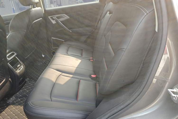 Used Geely Auto Emgrand X7 Sport 2020 1.8TD DCT Two-Wheel Drive Smart Connect 4G-Enabled Version Left Rear Seat