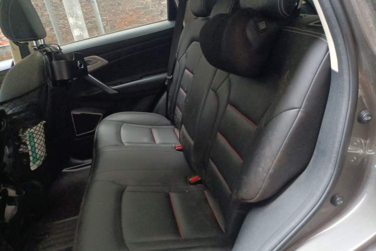 Used Geely Auto Emgrand X7 Sport 2020 1.8TD DCT Two-Wheel Drive Smart Connect 4G-Enabled Version Left Rear Seat