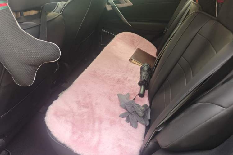Used Geely Auto Emgrand X7 Sport 2020 1.8TD DCT Two-Wheel Drive Smart Connect 4G-Enabled Version Left Rear Seat