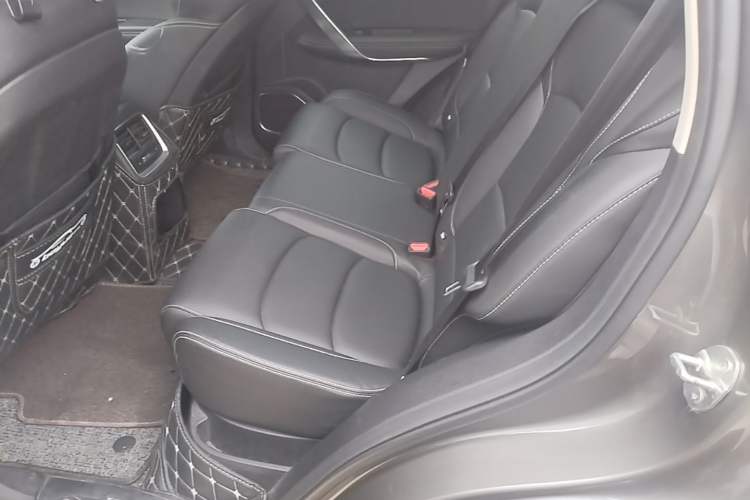 Used Geely Auto Emgrand X7 Sport 2020 1.5TD Automatic Smart Connect PRO Left Rear Seat