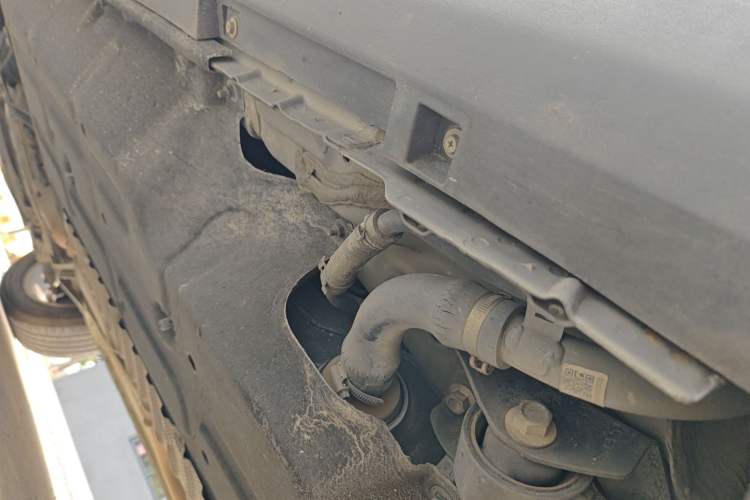 Used Geely Auto Emgrand X7 Sport 2020 1.8TD DCT Two-Wheel Drive Smart Connect 4G-Enabled Version Left Side Sill