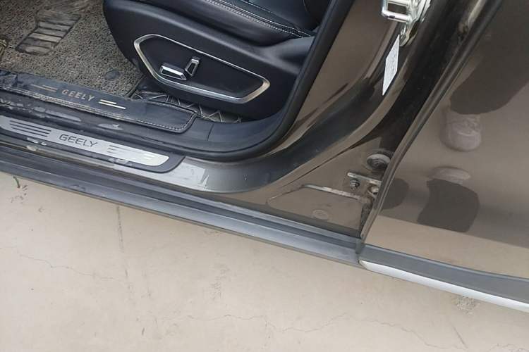 Used Geely Auto Emgrand X7 Sport 2020 1.5TD Automatic Smart Connect PRO Left Side Sill