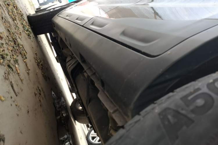 Used Geely Auto Emgrand X7 Sport 2020 1.8TD DCT Two-Wheel Drive Zhiya Model Left Side Sill