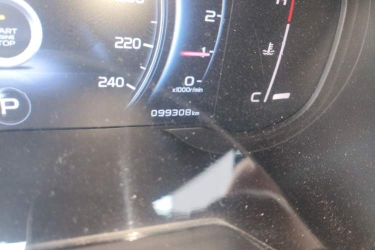 Used Geely Auto Emgrand X7 Sport 2020 1.8TD DCT Two-Wheel Drive Smart Connect 4G-Enabled Version Odometer Close Up