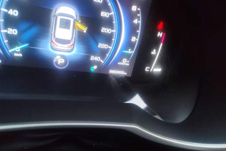 Used Geely Auto Emgrand X7 Sport 2020 1.8TD DCT Two-Wheel Drive Smart Connect 4G-Enabled Version Odometer Close Up