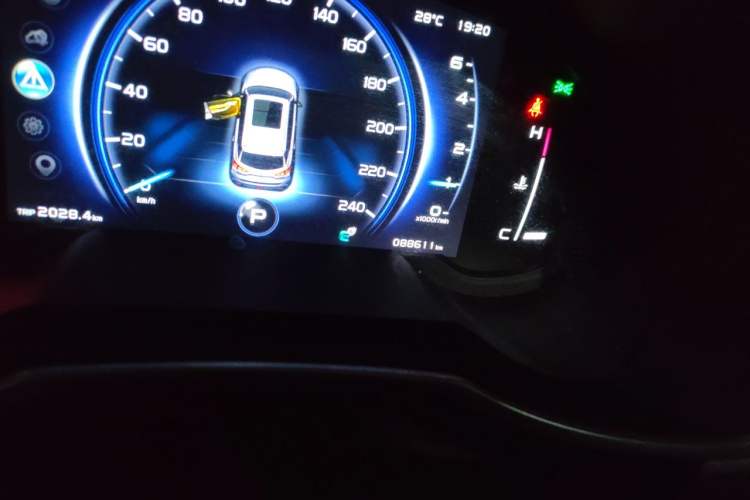 Used Geely Auto Emgrand X7 Sport 2020 1.8TD DCT Two-Wheel Drive Smart Connect 4G-Enabled Version Odometer Close Up