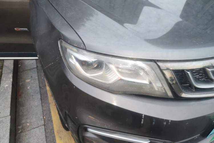 Used Geely Auto Emgrand X7 Sport 2020 1.8TD DCT Two-Wheel Drive Smart Connect 4G-Enabled Version Right Front Headlight