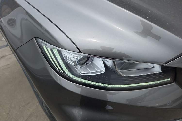 Used Geely Auto Emgrand X7 Sport 2020 1.8TD DCT Smart PRO Right Front Headlight