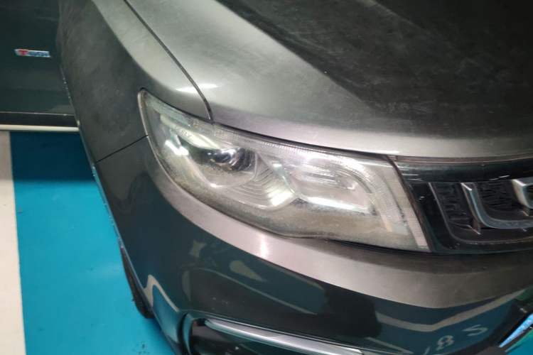 Used Geely Auto Emgrand X7 Sport 2020 1.8TD DCT Two-Wheel Drive Smart Connect 4G-Enabled Version Right Front Headlight