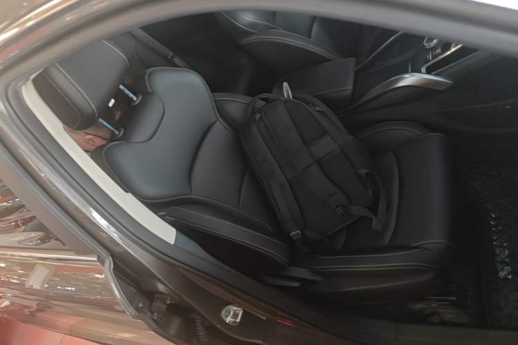 Used Geely Auto Emgrand X7 Sport 2020 1.8TD DCT Smart Connect PRO Right Front Seat