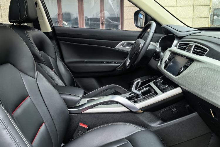 Used Geely Auto Emgrand X7 Sport 2020 1.8TD DCT Two-Wheel Drive Smart Connect 4G-Enabled Version Right Front Seat