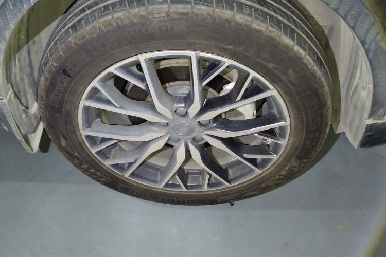 Used Geely Auto Emgrand X7 Sport 2020 1.8TD DCT Zhi Ling PRO Right Front Wheel Hub
