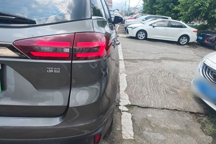 Used Geely Auto Emgrand X7 Sport 2020 1.8TD DCT Two-Wheel Drive Smart Connect 4G-Enabled Version Right Rear Taillight