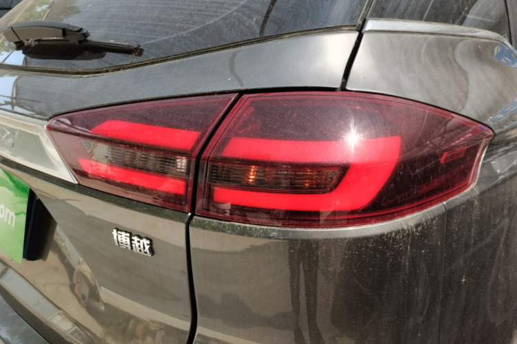 Used Geely Auto Emgrand X7 Sport 2020 1.8TD DCT Two-Wheel Drive Zhiya Model Right Rear Taillight