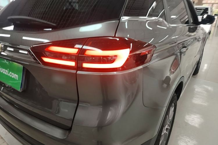 Used Geely Auto Emgrand X7 Sport 2020 1.8TD DCT Two-Wheel Drive Smart Connect 4G-Enabled Version Right Rear Taillight