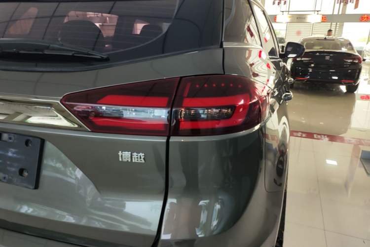 Used Geely Auto Emgrand X7 Sport 2020 1.8TD DCT Two-Wheel Drive Zhiya Model Right Rear Taillight