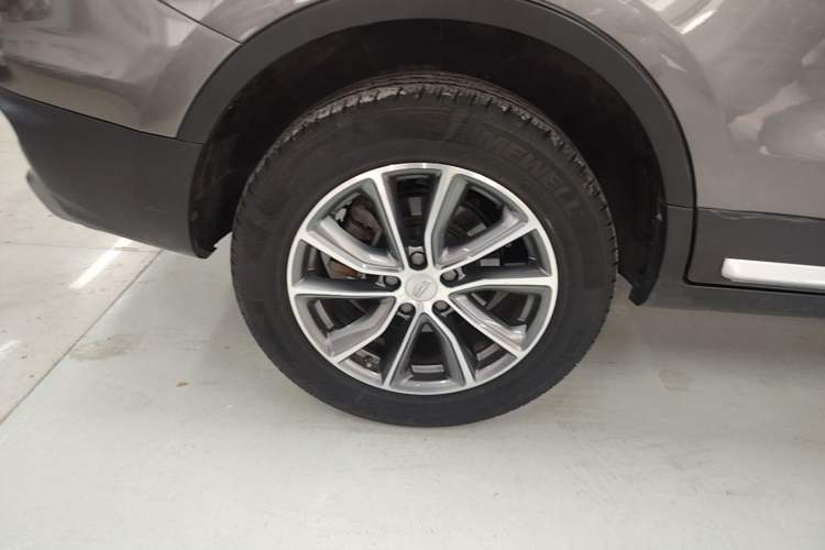 Used Geely Auto Emgrand X7 Sport 2020 1.8TD DCT Two-Wheel Drive Smart Connect 4G-Enabled Version Right Rear Wheel Hub