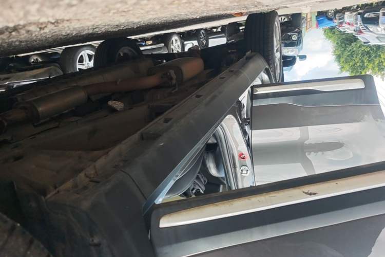 Used Geely Auto Emgrand X7 Sport 2020 1.8TD DCT Two-Wheel Drive Smart Connect 4G-Enabled Version Right Side Sill