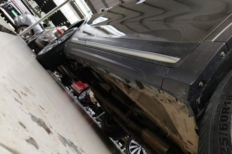 Used Geely Auto Emgrand X7 Sport 2020 1.8TD DCT Smart Connect PRO Right Side Sill