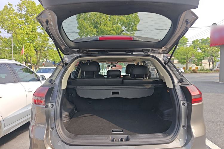 Used Geely Auto Emgrand X7 Sport 2020 1.8TD DCT Two-Wheel Drive Smart Connect 4G-Enabled Version Trunk