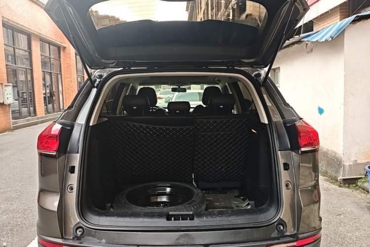 Used Geely Auto Emgrand X7 Sport 2020 1.8TD DCT Smart Connect PRO Trunk