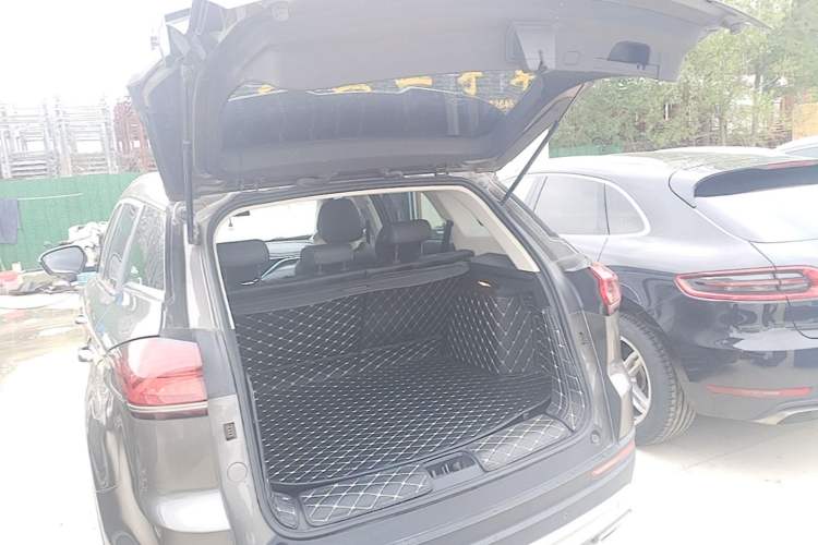 Used Geely Auto Emgrand X7 Sport 2020 1.5TD Automatic Smart Connect PRO Trunk