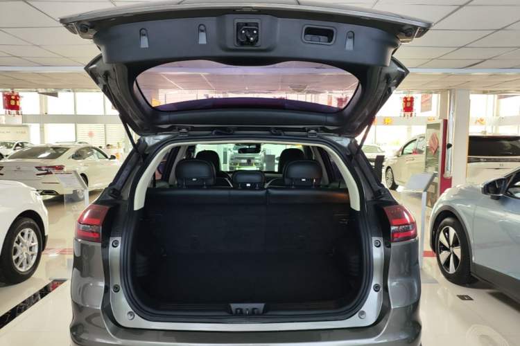 Used Geely Auto Emgrand X7 Sport 2020 1.8TD DCT Two-Wheel Drive Zhiya Model Trunk