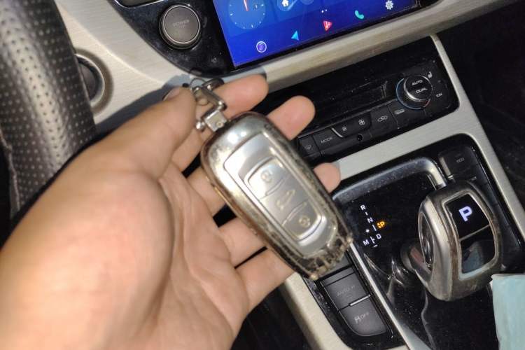 Used Geely Auto Emgrand X7 Sport 2020 1.8TD DCT Two-Wheel Drive Smart Connect 4G-Enabled Version Vehicle Key