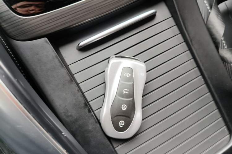 Used Geely Auto Emgrand X7 Sport 2020 1.8TD DCT Smart Connect PRO Vehicle Key