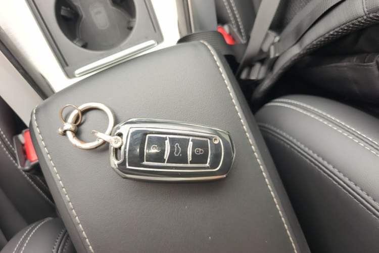 Used Geely Auto Emgrand X7 Sport 2020 1.8TD DCT Two-Wheel Drive Smart Connect 4G-Enabled Version Vehicle Key