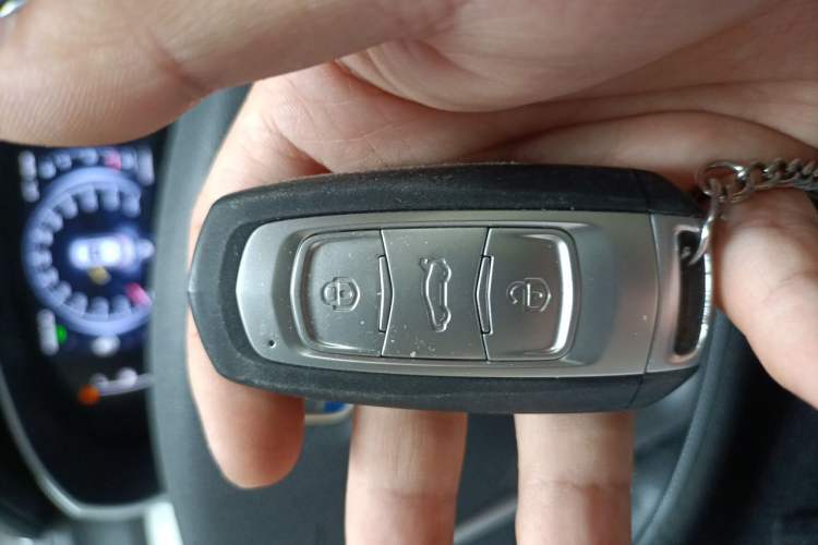 Used Geely Auto Emgrand X7 Sport 2020 1.8TD DCT Two-Wheel Drive Smart Connect 4G-Enabled Version Vehicle Key