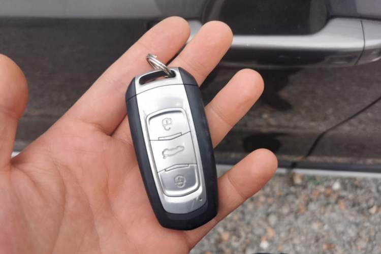 Used Geely Auto Emgrand X7 Sport 2020 1.8TD DCT Two-Wheel Drive Smart Connect 4G-Enabled Version Vehicle Key