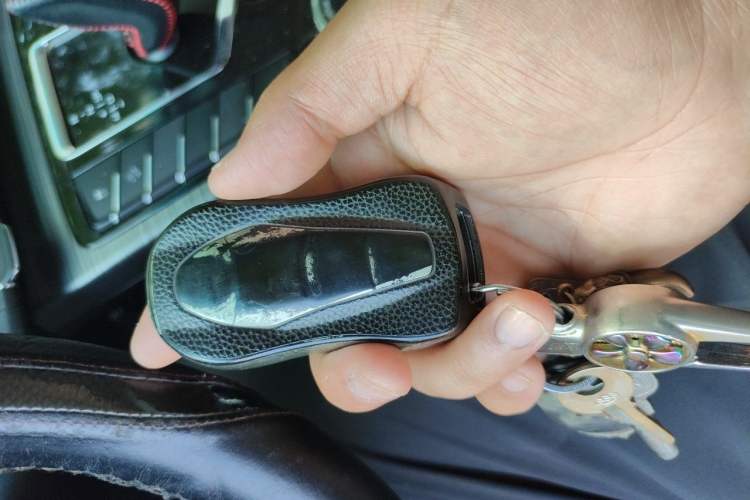 Used Geely Auto Emgrand X7 Sport 2020 1.5TD Automatic Smart Connect PRO Vehicle Key