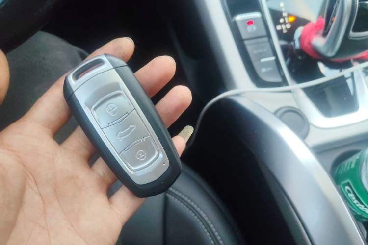 Used Geely Auto Emgrand X7 Sport 2020 1.8TD DCT Two-Wheel Drive Smart Connect 4G-Enabled Version Vehicle Key