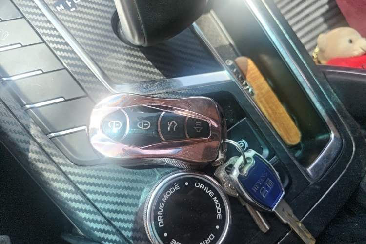 Used Geely Auto Emgrand X7 Sport 2020 1.8TD DCT Smart Connect PRO Vehicle Key