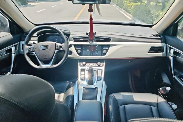 Used Geely Auto Emgrand X7 Sport 2020 1.8TD DCT Two-Wheel Drive Smart Connect 4G-Enabled Version Center Console