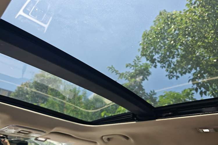Used Geely Auto Emgrand X7 Sport 2020 1.8TD DCT Two-Wheel Drive Smart Connect 4G-Enabled Version Headliner
