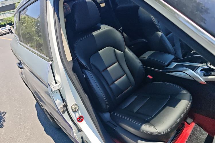 Used Geely Auto Emgrand X7 Sport 2020 1.8TD DCT Two-Wheel Drive Smart Connect 4G-Enabled Version Right Front Seat