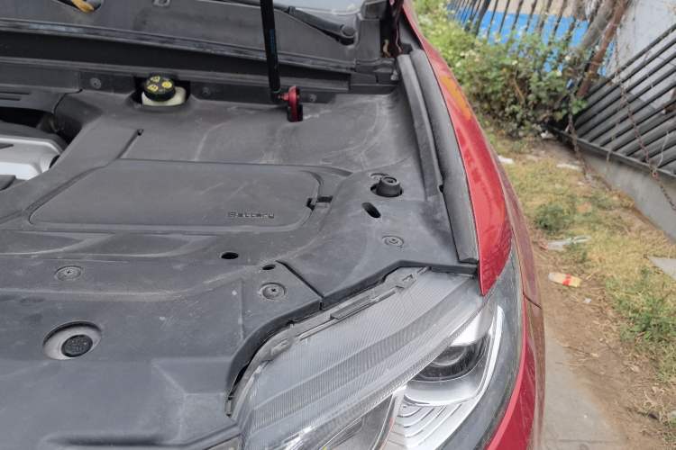 Used Geely Auto Emgrand X7 Sport 2020 1.8TD DCT Two-Wheel Drive Smart Connect 4G-Enabled Version Engine Bay Left