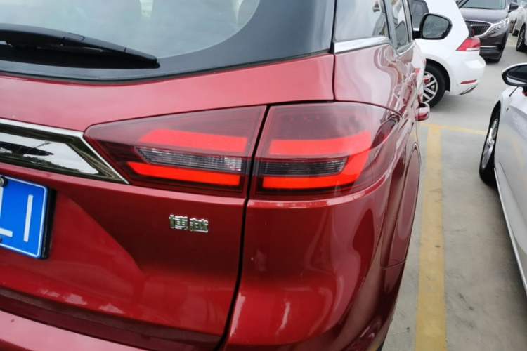 Used Geely Auto Emgrand X7 Sport 2020 1.8TD DCT Two-Wheel Drive Smart Connect 4G-Enabled Version Exterior 3