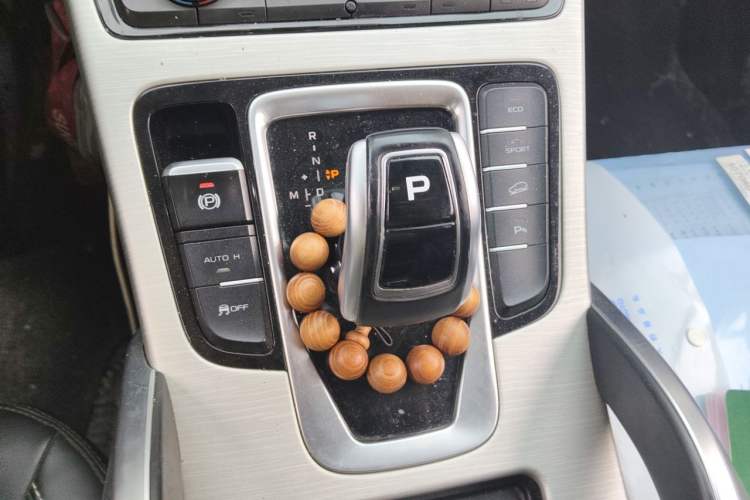 Used Geely Auto Emgrand X7 Sport 2020 1.8TD DCT Two-Wheel Drive Smart Connect 4G-Enabled Version Gear Lever