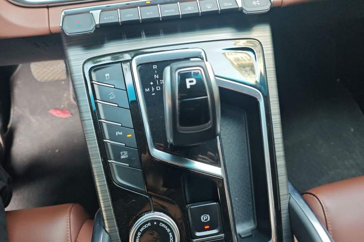 Used Geely Auto Emgrand X7 Sport 2020 1.8TD DCT Zhi Ling PRO Gear Lever