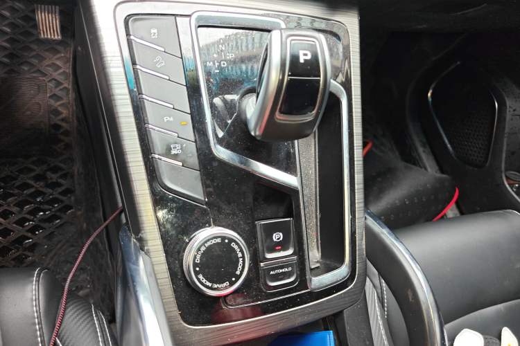 Used Geely Auto Emgrand X7 Sport 2020 1.8TD DCT Smart PRO Gear Lever