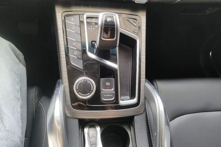 Used Geely Auto Emgrand X7 Sport 2020 1.8TD DCT Smart PRO Gear Lever